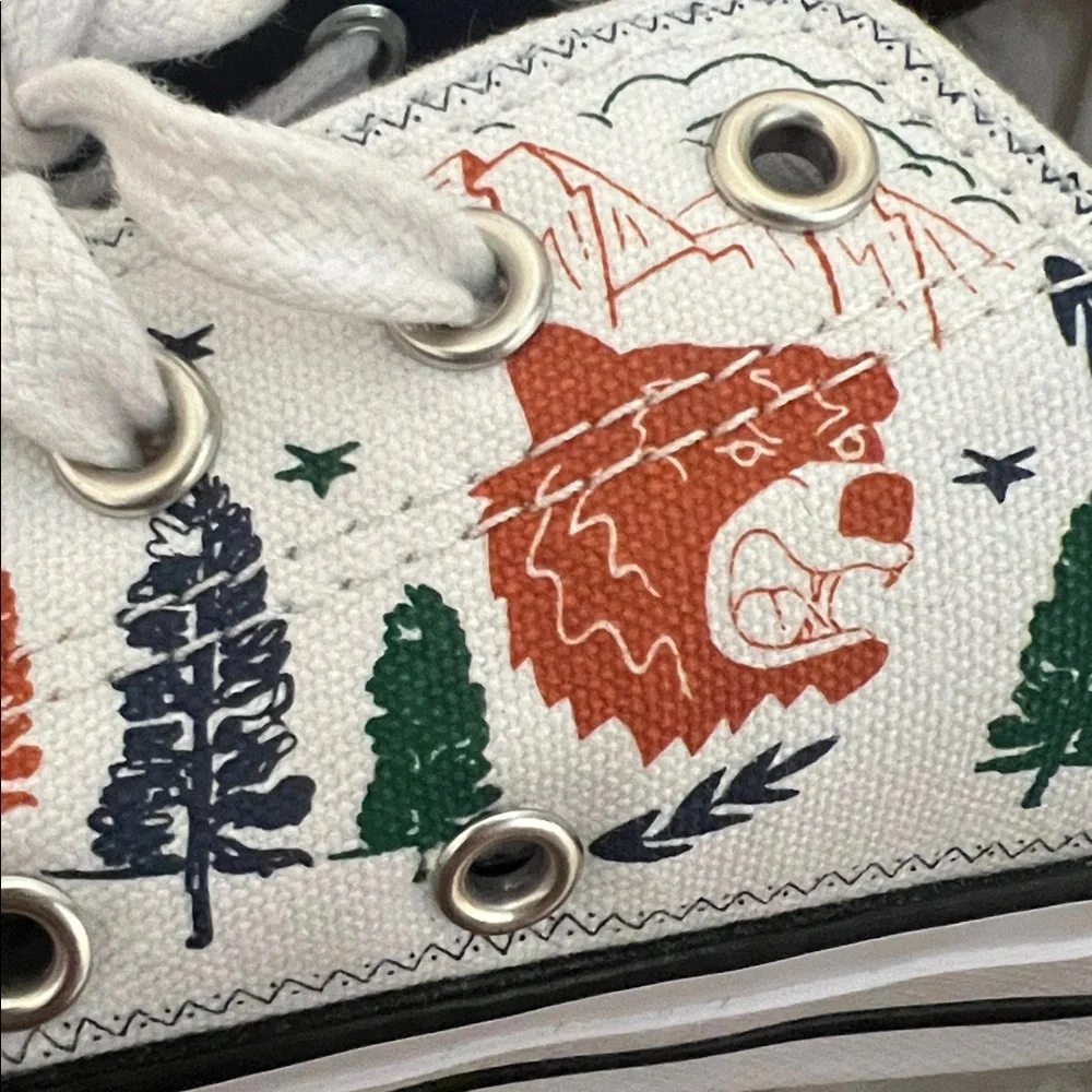 Converse Kids' camp print low tops kids size 5 women’s 7